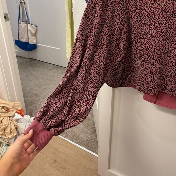 Ivy & Leo Balloon Sleeve Pullover - Picture 2 of 2